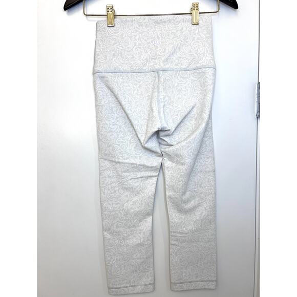 Lululemon Wunder Under High Rise Legging. Size 6 EUC - Picture 1 of 2